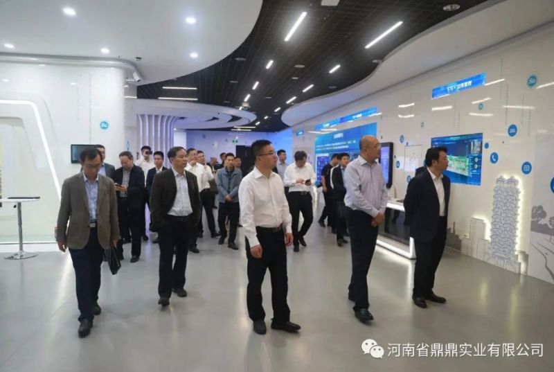 10月10日，安陽(yáng)8家骨干企業(yè)走進(jìn)河南5G信息生活館考察、框架簽約活動(dòng)。